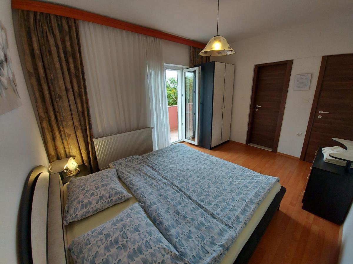 Apartments & Rooms Nensi Baška Extérieur photo
